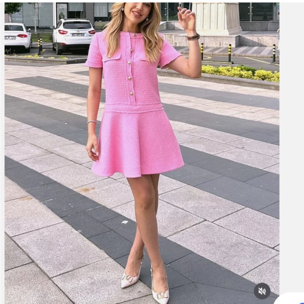 Zara SHORT STRUCTURED DRESS ZW COLLECTION ,pink , textured, - Picture 1 of 14